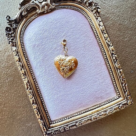 Heart Locket Charm Pendant 18k Gold PVD Stainless Steel Rose Design And Clasp - Picture 14 of 16